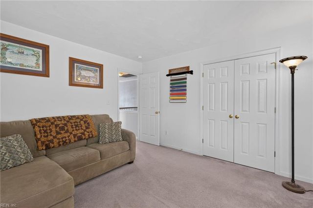 1019 English Oak DR, Suffolk, VA 23434