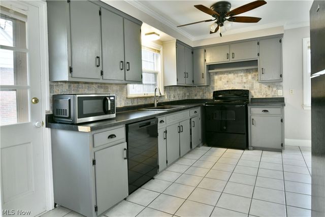 94 Jennette Drive, Youngstown, OH 44512