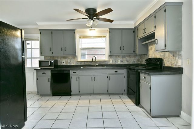 94 Jennette Drive, Youngstown, OH 44512