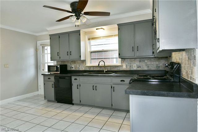 94 Jennette Drive, Youngstown, OH 44512