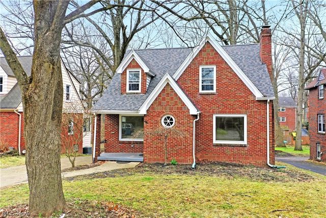 94 Jennette Drive, Youngstown, OH 44512