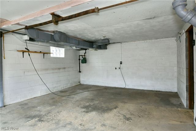 94 Jennette Drive, Youngstown, OH 44512