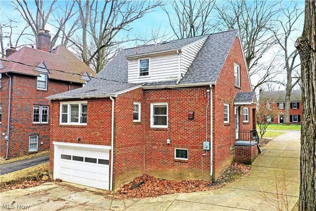 94 Jennette Drive, Youngstown, OH 44512