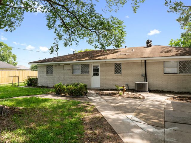 1705 Spruce Street, Bay City, TX 77414