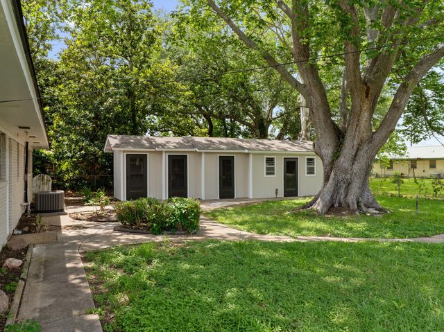 1705 Spruce Street, Bay City, TX 77414