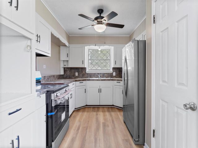 1705 Spruce Street, Bay City, TX 77414