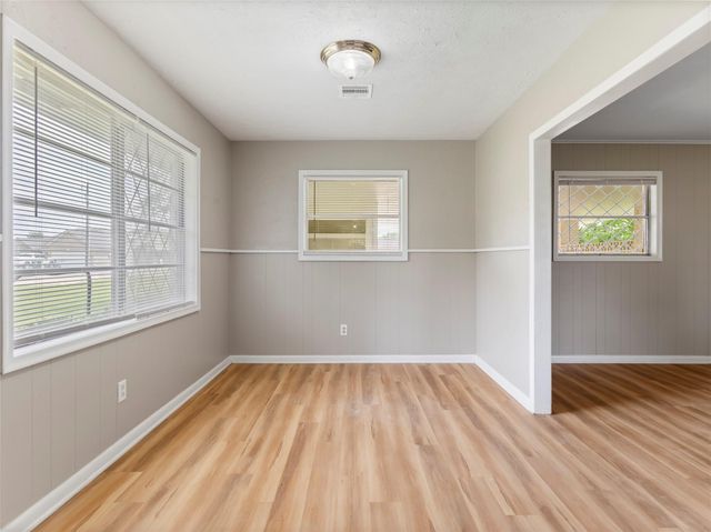 1705 Spruce Street, Bay City, TX 77414