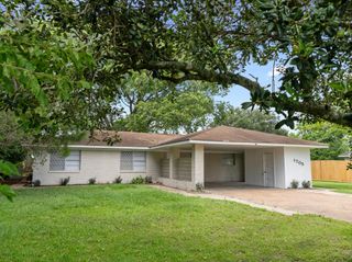 1705 Spruce Street, Bay City, TX 77414