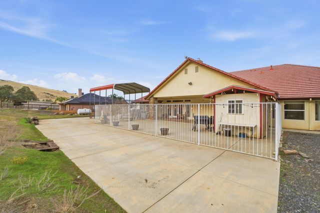 16777 Coyote Drive, Springville, CA 93265