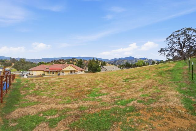 16777 Coyote Drive, Springville, CA 93265