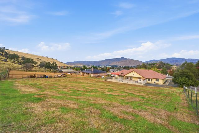 16777 Coyote Drive, Springville, CA 93265