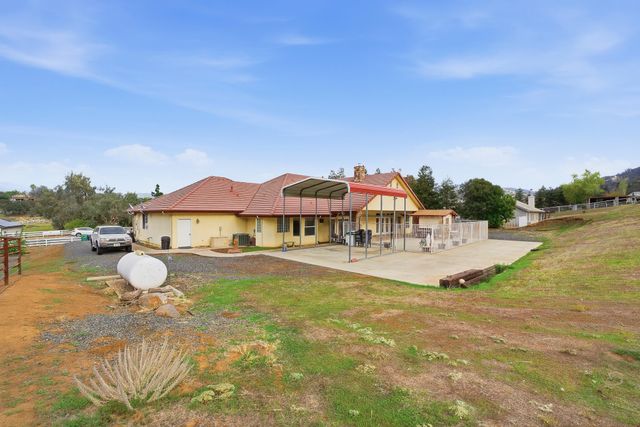 16777 Coyote Drive, Springville, CA 93265