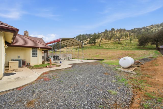 16777 Coyote Drive, Springville, CA 93265