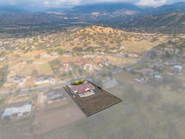 16777 Coyote Drive, Springville, CA 93265