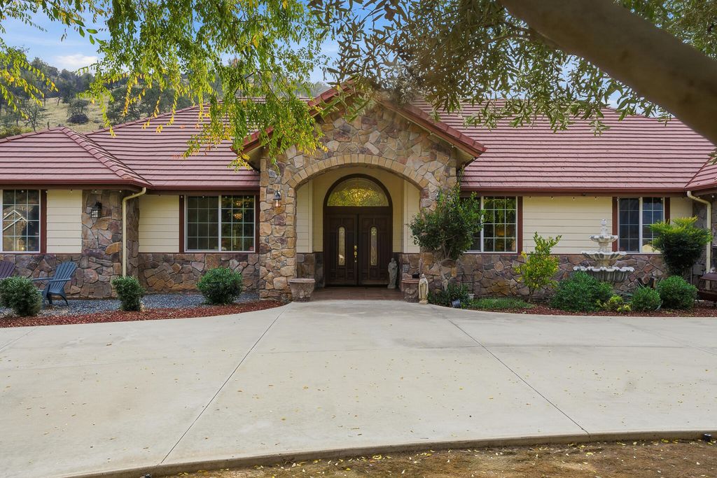 16777 Coyote Drive, Springville, CA 93265