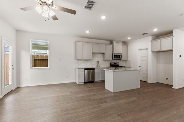 2218 Villa Clara Drive, Friendswood, TX 77546