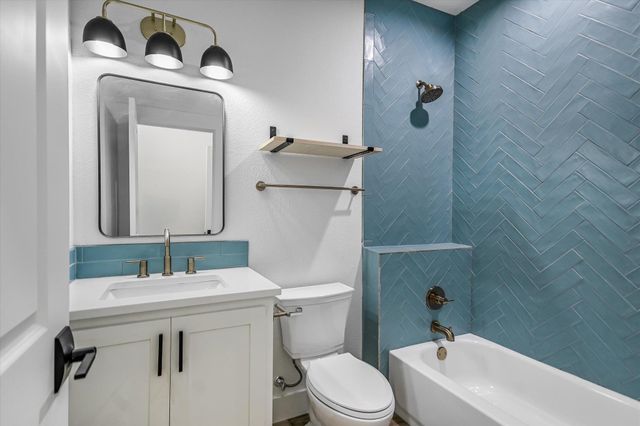 122 SHADY BLUFF DR, Wimberley, TX 78676