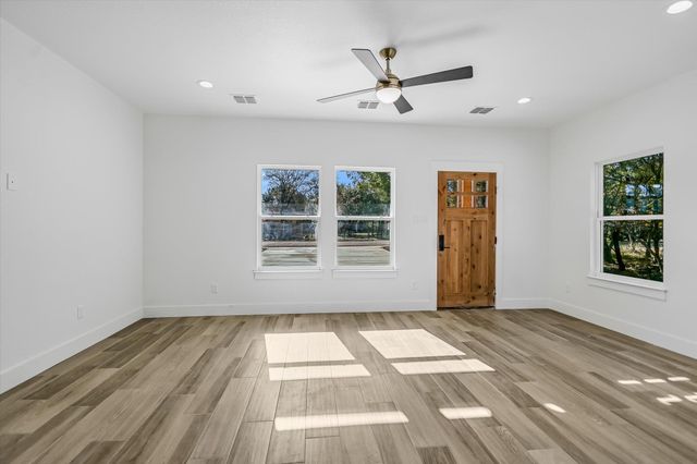 122 SHADY BLUFF DR, Wimberley, TX 78676