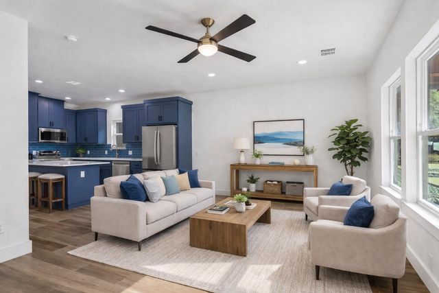 122 SHADY BLUFF DR, Wimberley, TX 78676