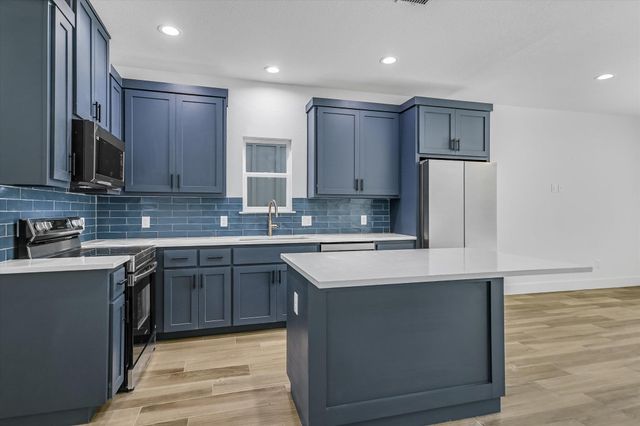 122 SHADY BLUFF DR, Wimberley, TX 78676