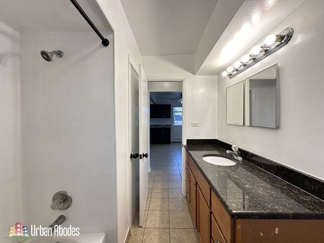 1812 N 20th Avenue 3, Melrose Park, IL 60160