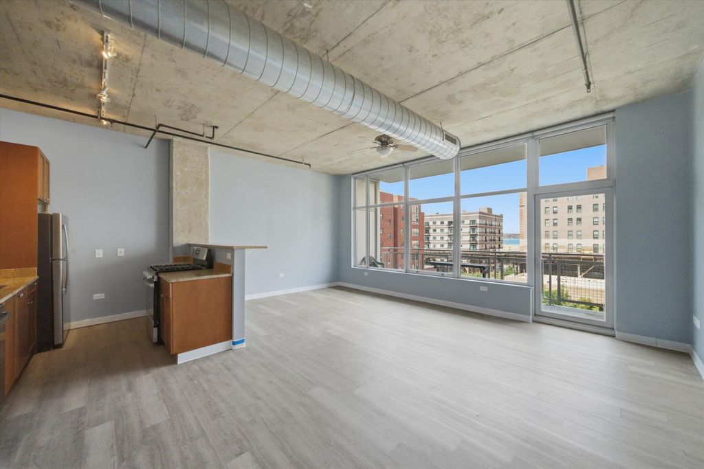 50 E 16th Street 514, Chicago, IL 60616 — photo 2