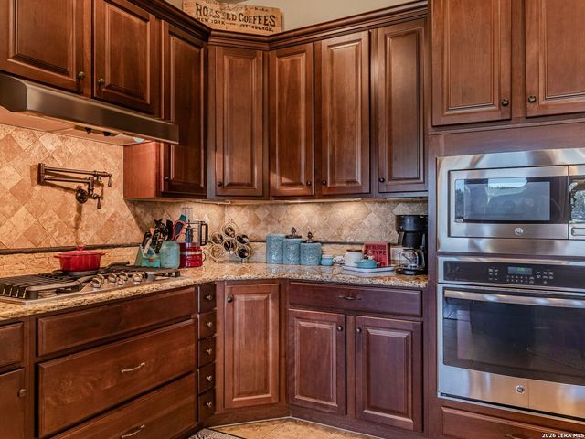 107 Ridge Place, Boerne, TX 78006