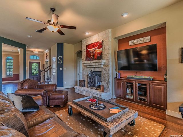 107 Ridge Place, Boerne, TX 78006