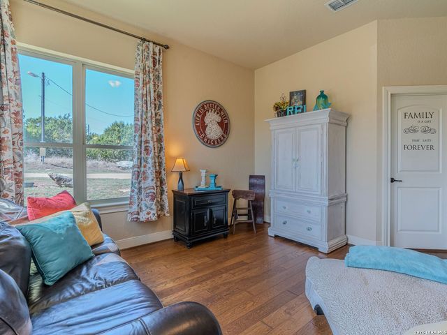 107 Ridge Place, Boerne, TX 78006