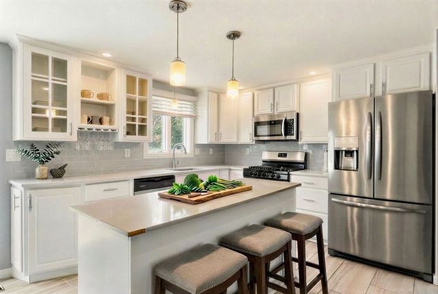443 Vernon St, Bridgewater, MA 02324