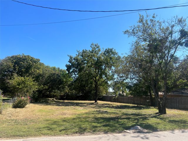 406 N Cleburne Whitney Road, Rio Vista, TX 76093