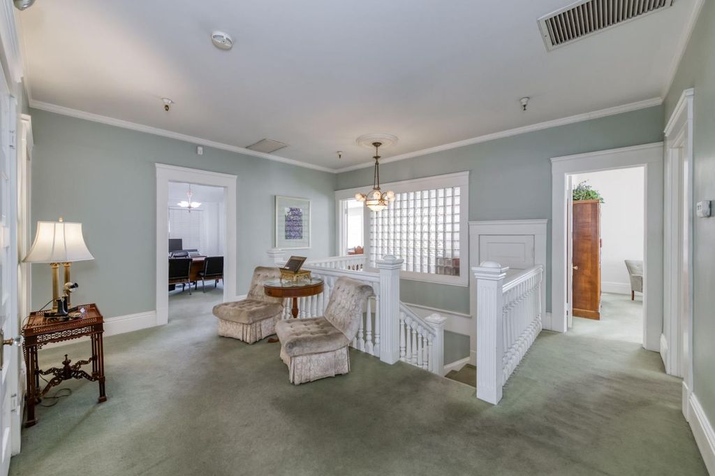 Image 18 of property listing at 916 E Divisadero Street, Fresno, CA 93726