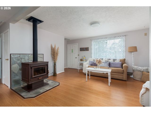 5925 COATES Ave, Cloverdale, OR 97112