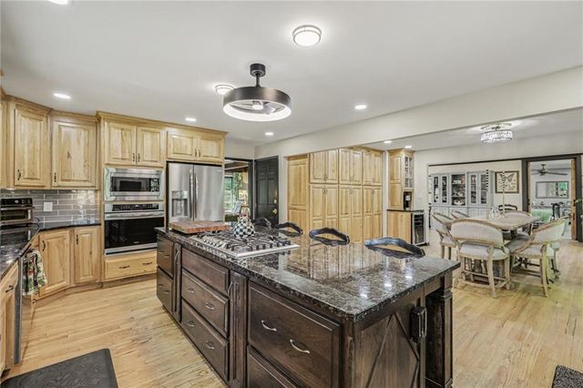 4811 Lees Summit Road, Kansas City, MO 64136