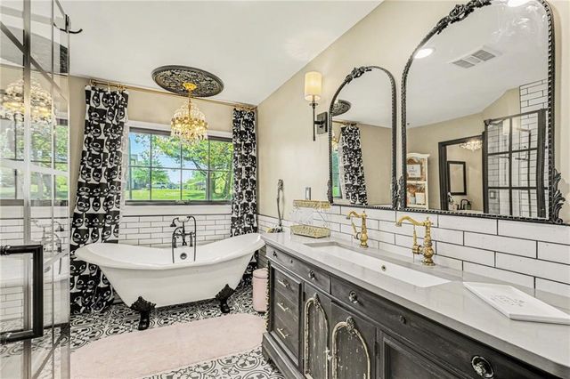 4811 Lees Summit Road, Kansas City, MO 64136