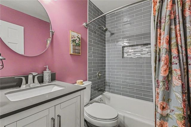 4811 Lees Summit Road, Kansas City, MO 64136