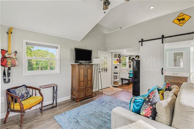 4811 Lees Summit Road, Kansas City, MO 64136