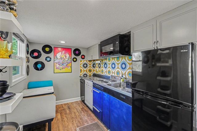 4811 Lees Summit Road, Kansas City, MO 64136