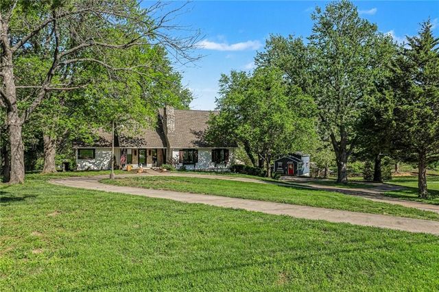 4811 Lees Summit Road, Kansas City, MO 64136