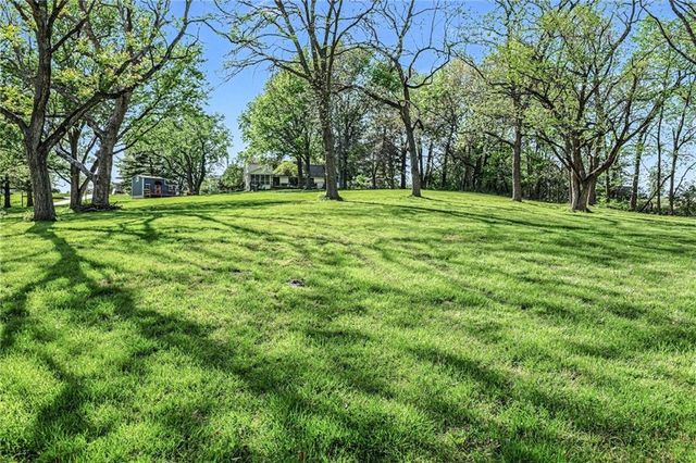 4811 Lees Summit Road, Kansas City, MO 64136