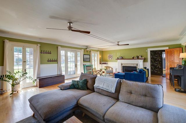 707 E Floradora Avenue, Fresno, CA 93728