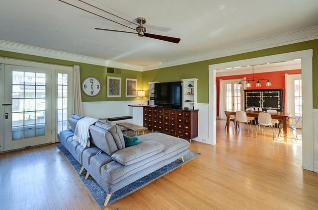 707 E Floradora Avenue, Fresno, CA 93728