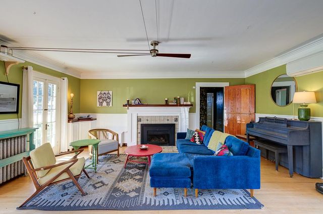 707 E Floradora Avenue, Fresno, CA 93728