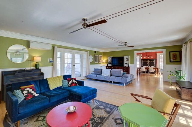 707 E Floradora Avenue, Fresno, CA 93728