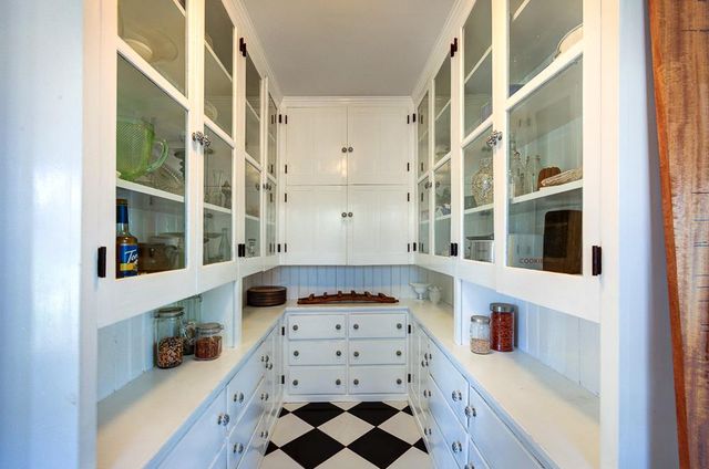 707 E Floradora Avenue, Fresno, CA 93728