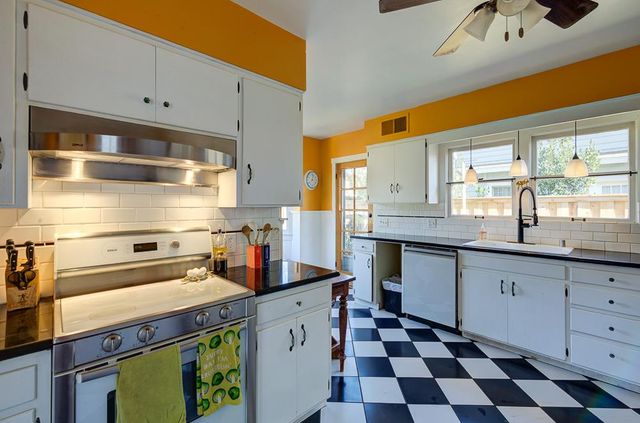 707 E Floradora Avenue, Fresno, CA 93728