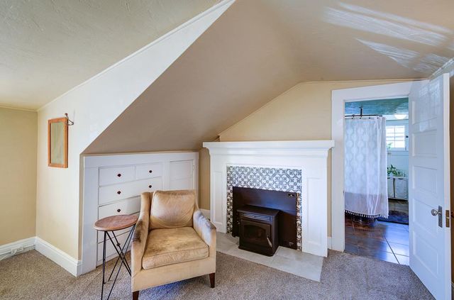 707 E Floradora Avenue, Fresno, CA 93728