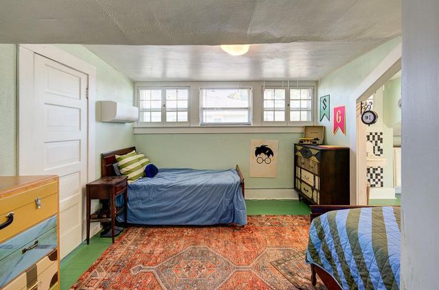 707 E Floradora Avenue, Fresno, CA 93728