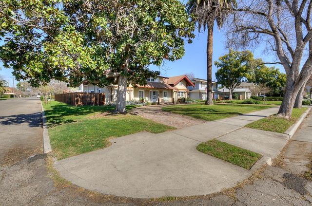 707 E Floradora Avenue, Fresno, CA 93728