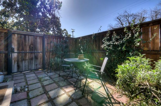 707 E Floradora Avenue, Fresno, CA 93728